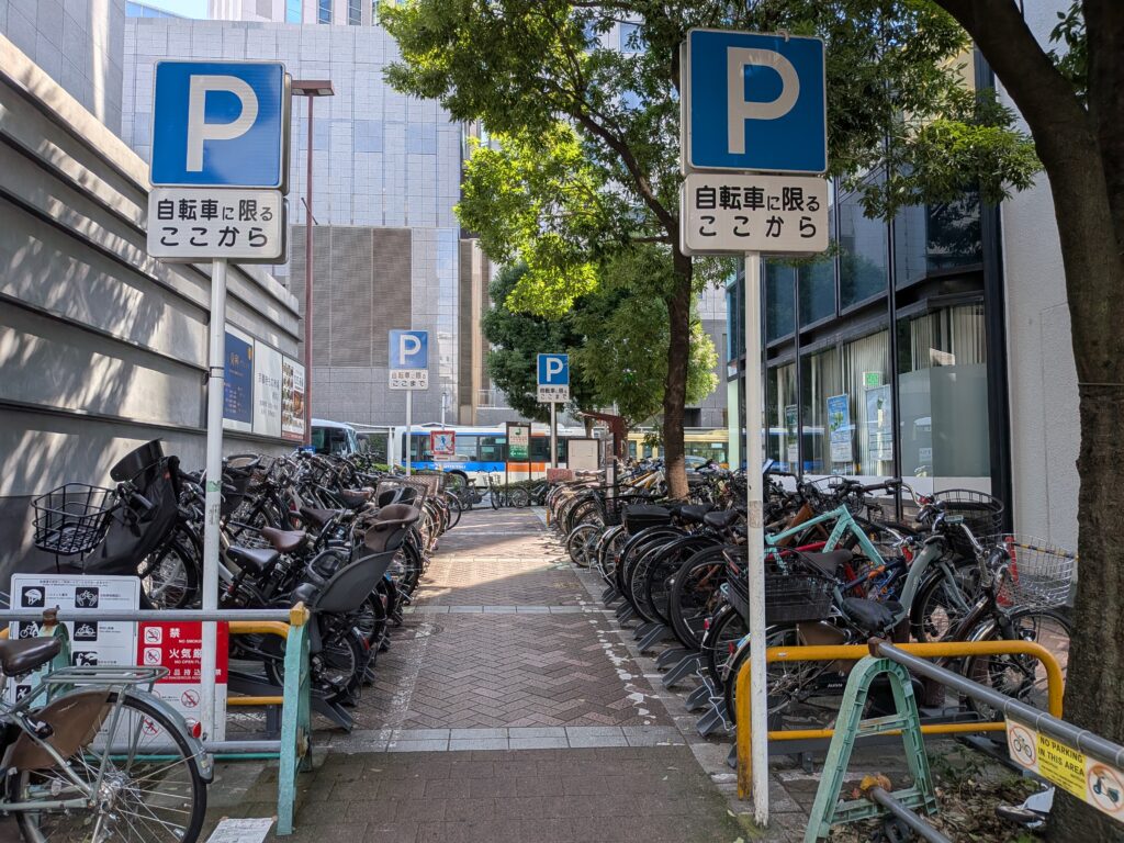 横浜駅前駐輪場
